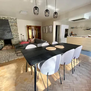 La De Lou Apartment